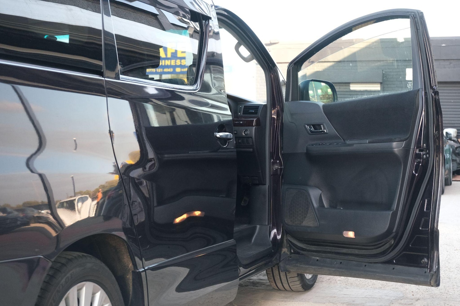 Used Toyota Vellfire 2025 for sale - 76020210: Photo 49