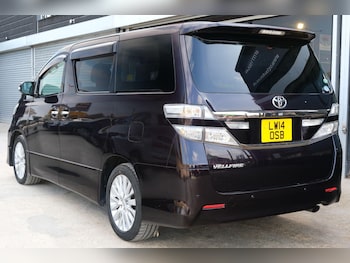 Used Toyota Vellfire 2014 for sale - 76020210: Photo