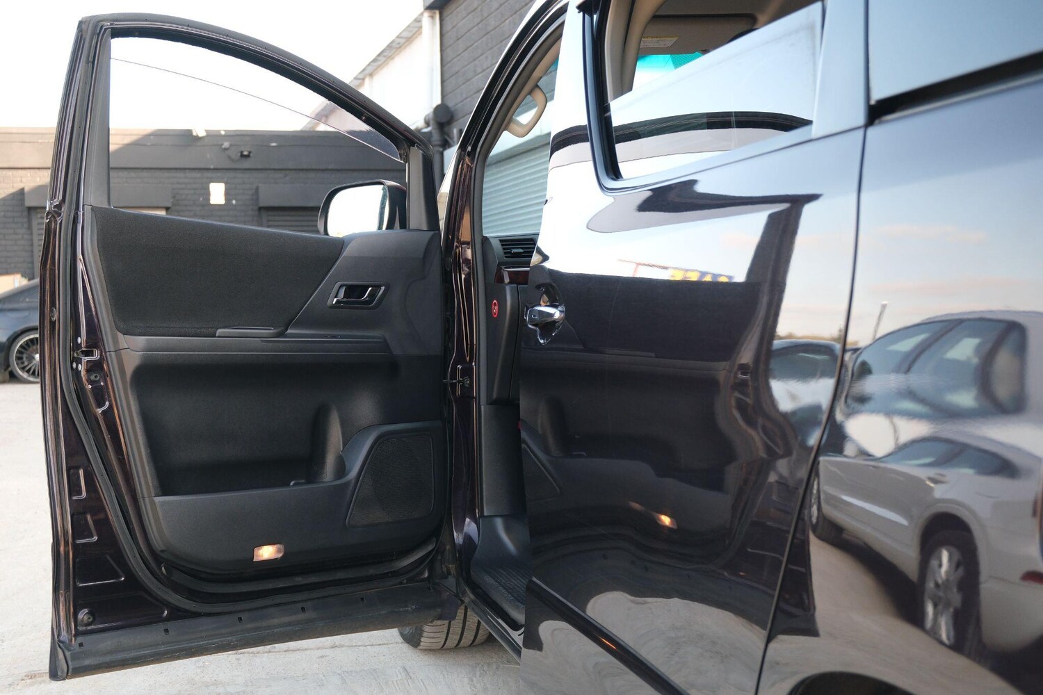 Used Toyota Vellfire 2025 for sale - 76020210: Photo 50