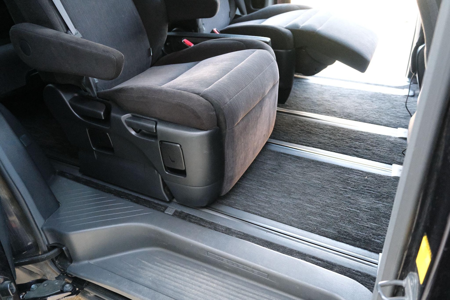 Used Toyota Vellfire 2025 for sale - 76020210: Photo 70