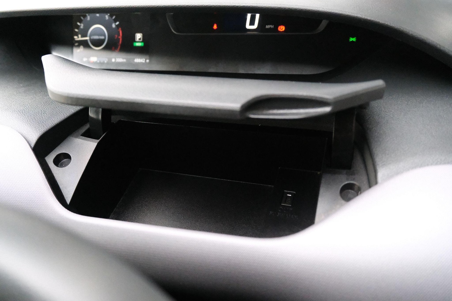 Used Nissan Serena 2026 for sale - 77387288: Photo 36