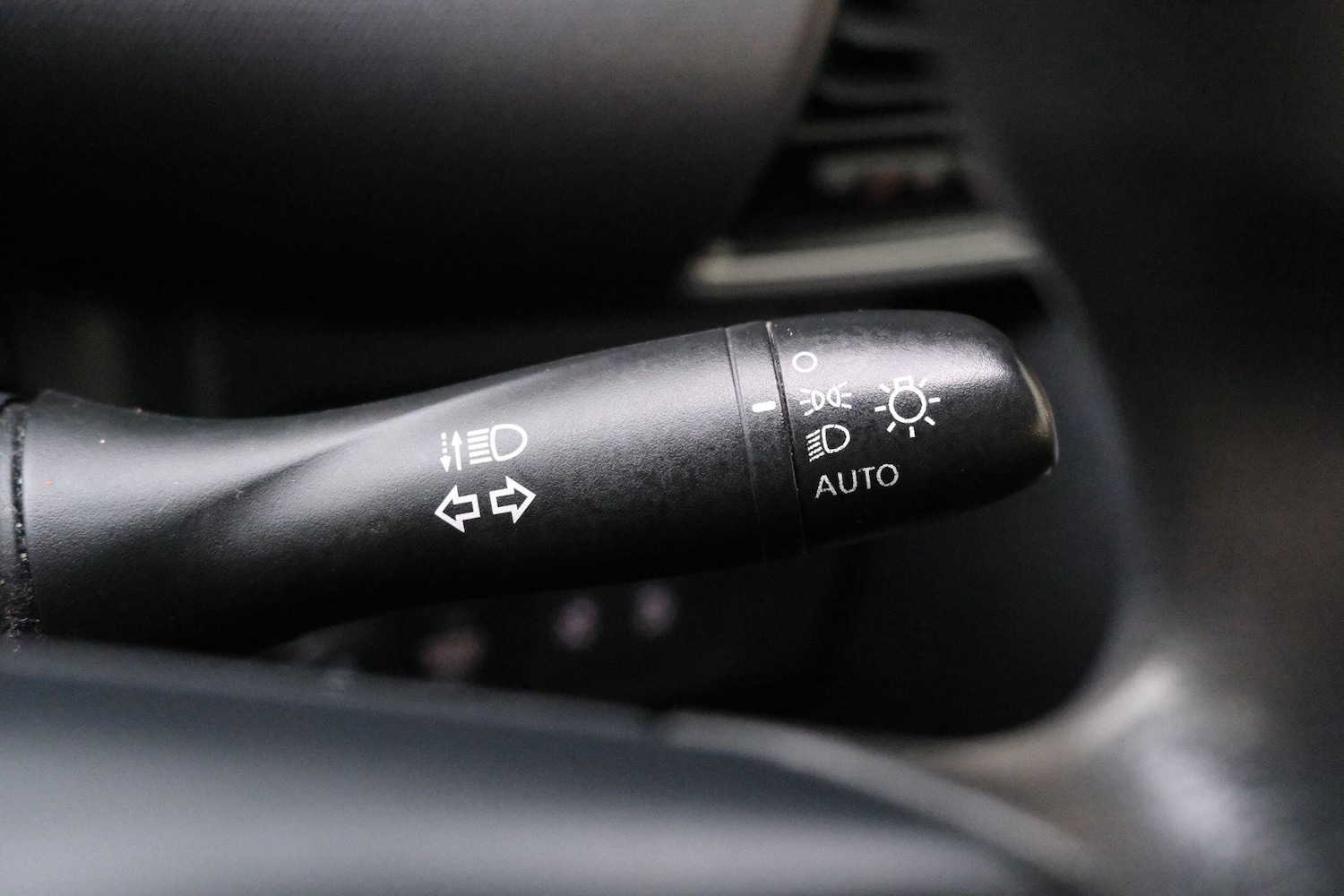 Used Nissan Serena 2026 for sale - 77387288: Photo 38