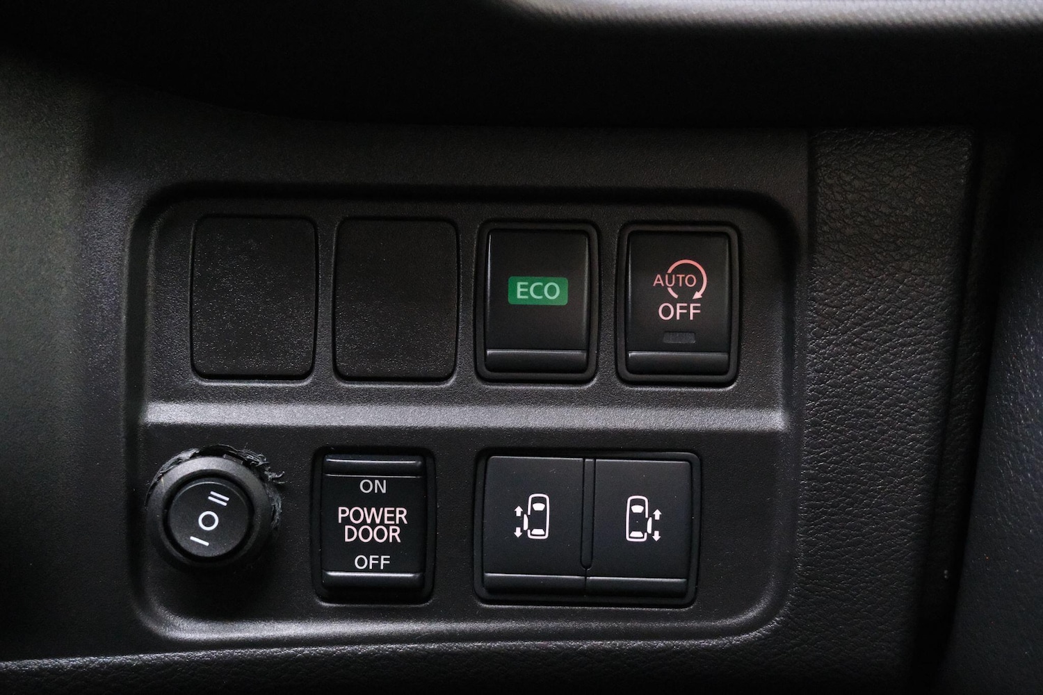 Used Nissan Serena 2026 for sale - 77387288: Photo 39