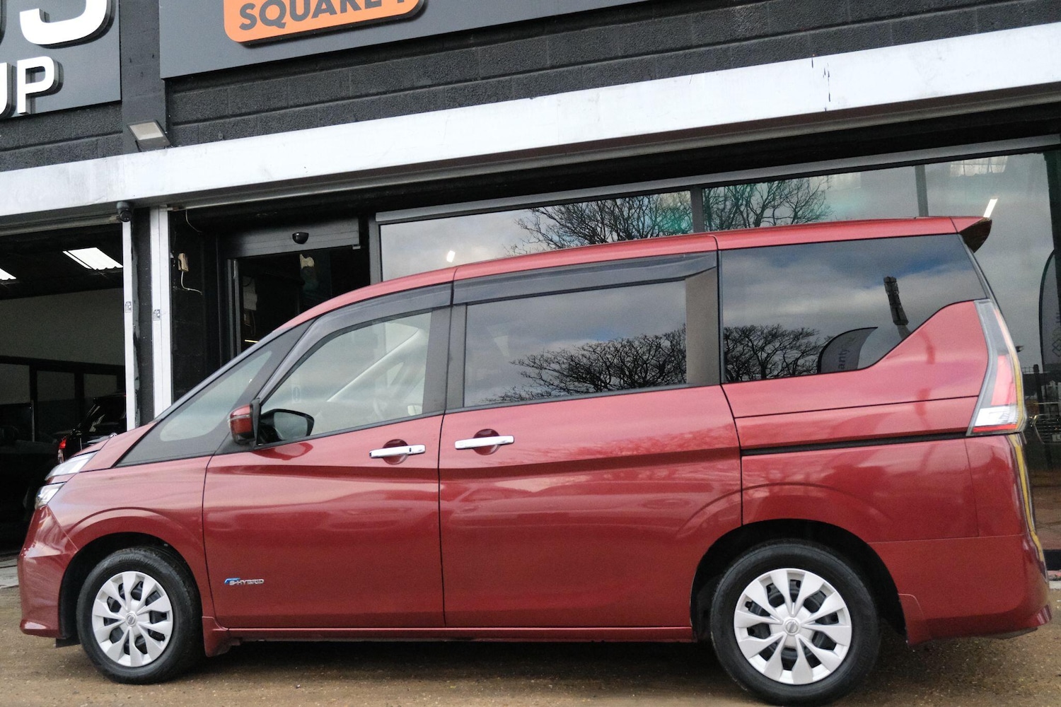 Used Nissan Serena 2026 for sale - 77387288: Photo 4