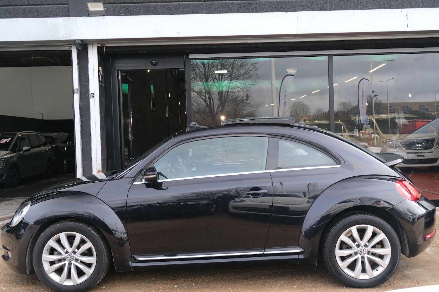 Used Volkswagen Beetle 2025 for sale - 77291375: Photo 11