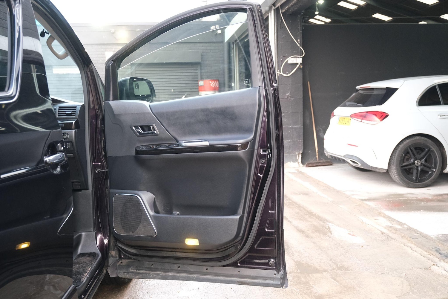 Used Toyota Vellfire 2026 for sale - 77306053: Photo 25