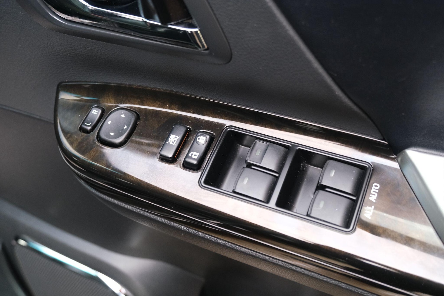 Used Toyota Vellfire 2026 for sale - 77306053: Photo 49