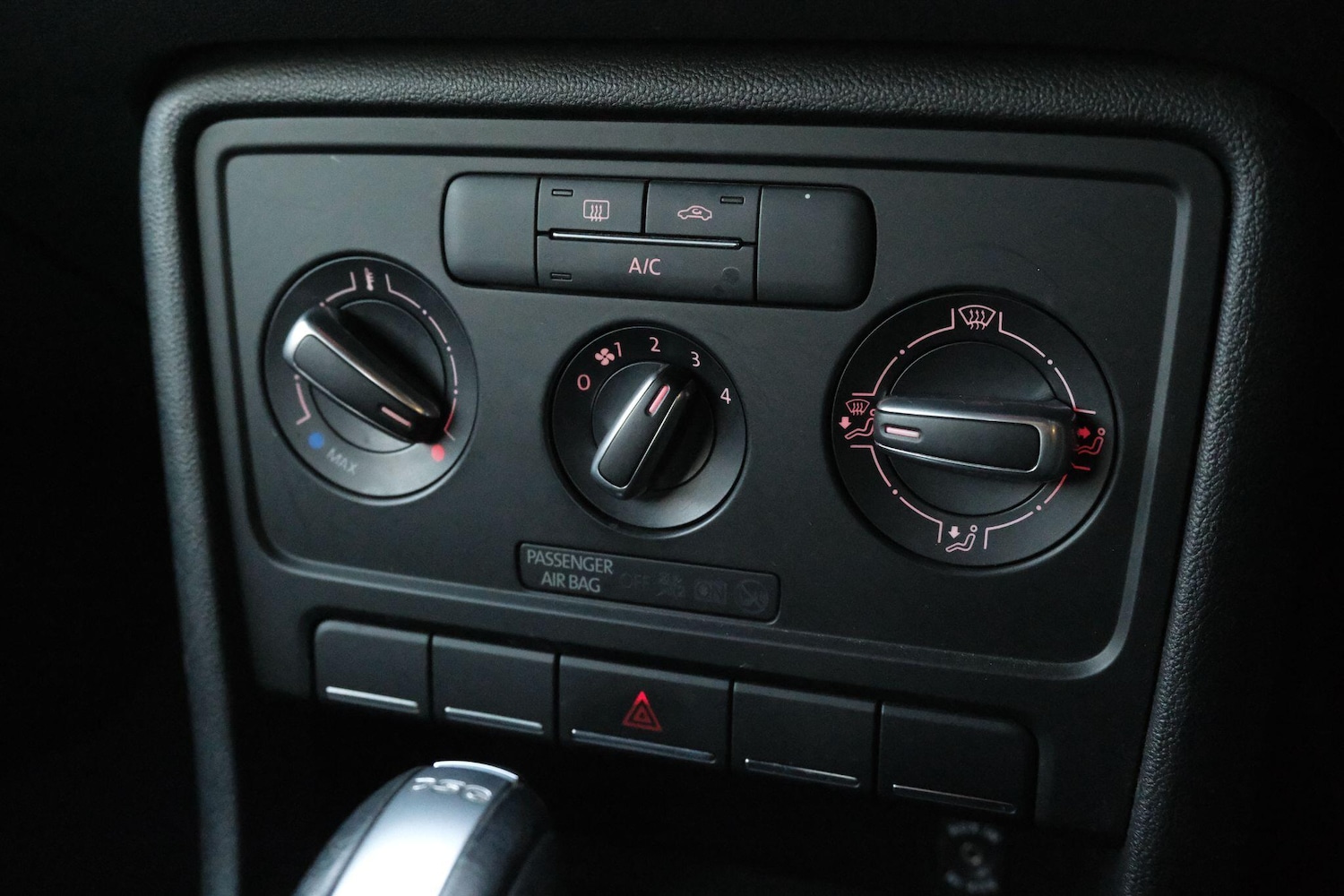 Used Volkswagen Beetle 2025 for sale - 77203322: Photo 31