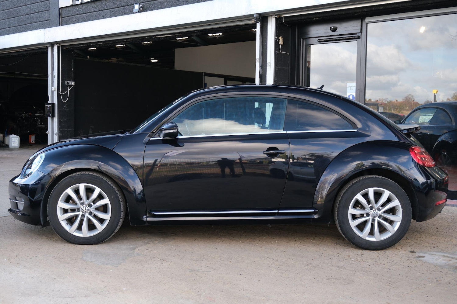 Used Volkswagen Beetle for sale - 76538665: Photo 7