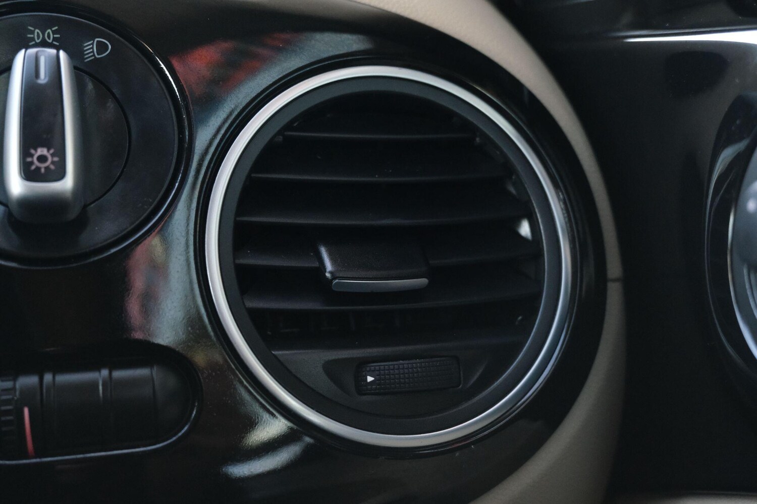 Used Volkswagen Beetle for sale - 77574188: Photo 59