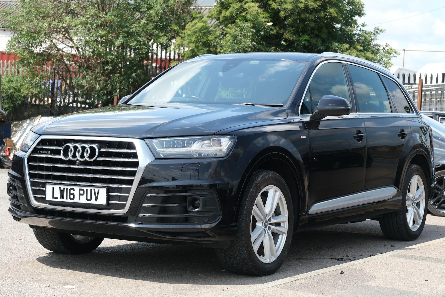 Used Audi Q7 2025 for sale - 76993687: Photo 3