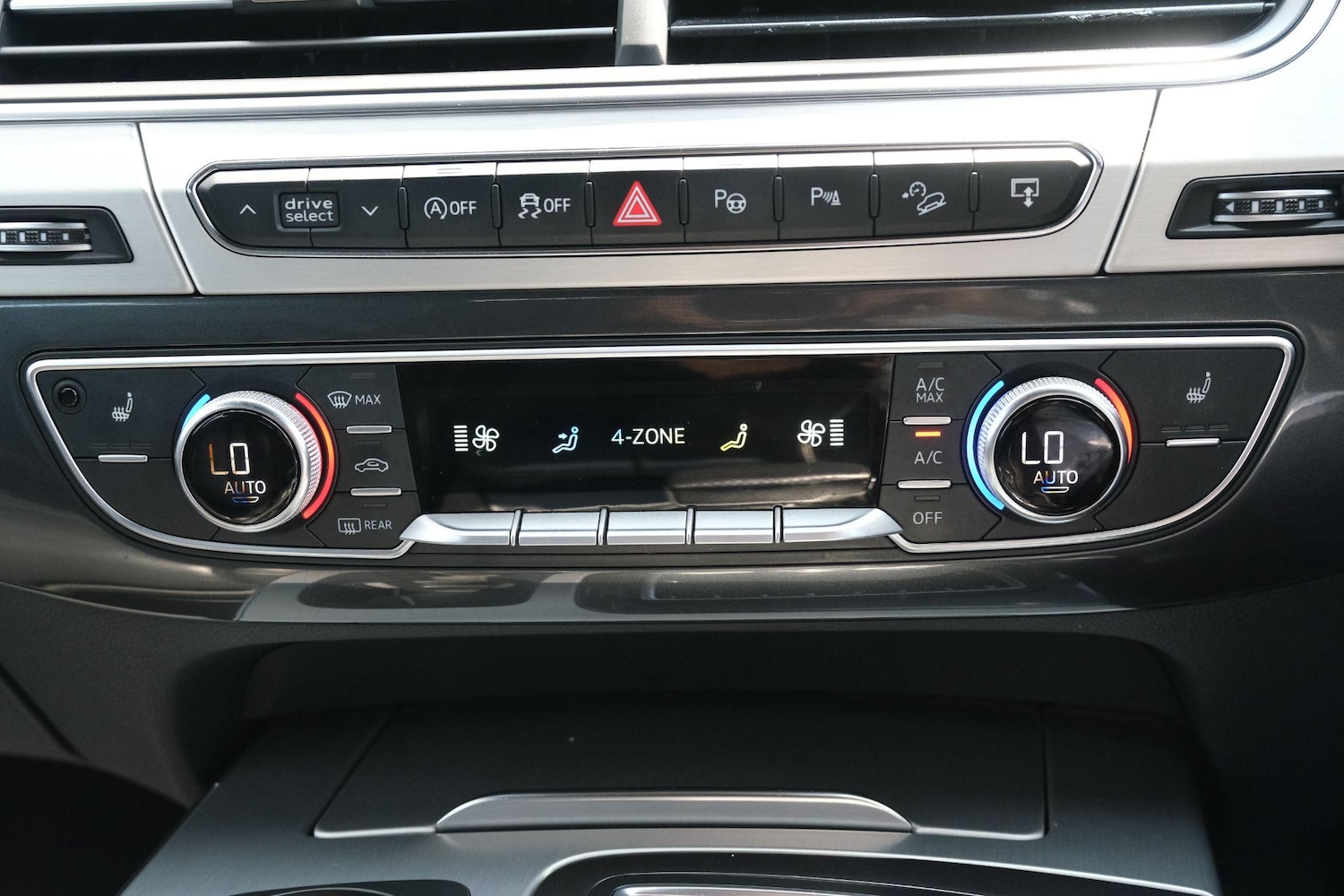 Used Audi Q7 2025 for sale - 76993687: Photo 32