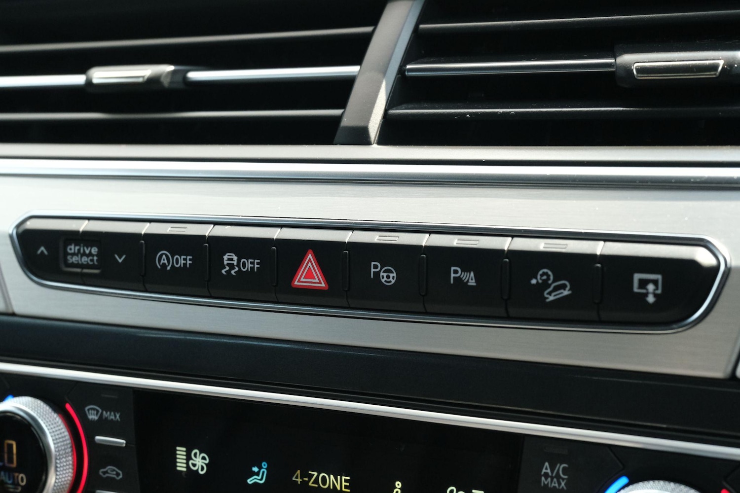 Used Audi Q7 2025 for sale - 76993687: Photo 33