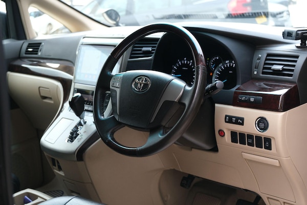 Used Toyota Vellfire 2025 for sale - 76021153: Photo 14