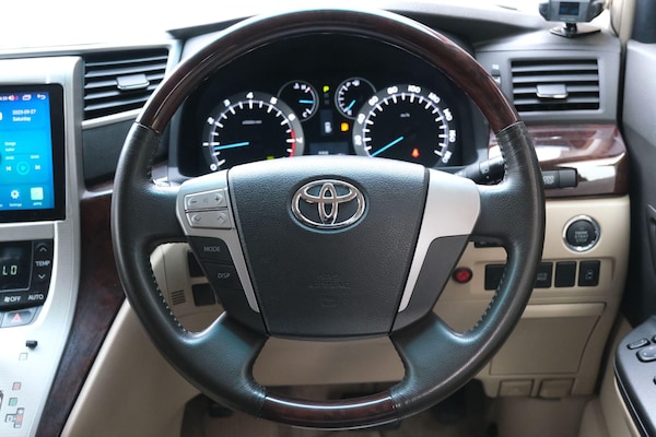 Used Toyota Vellfire 2025 for sale - 76021153: Photo 65