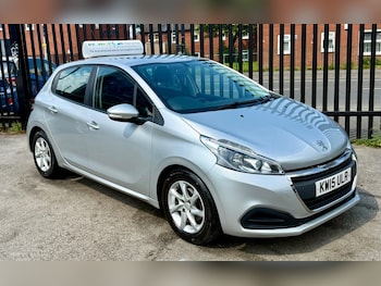 Used Peugeot 208 2015 for sale - 79609289: Photo