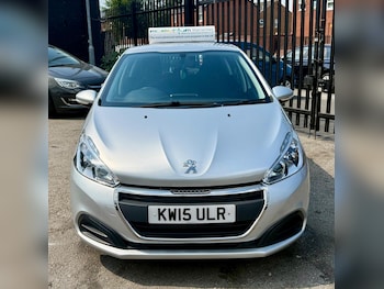 Used Peugeot 208 2015 for sale - 79609289: Photo