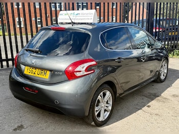 Used Peugeot 208 2013 for sale - 79140846: Photo