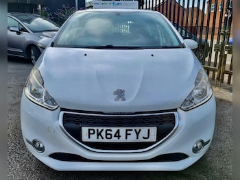Used Peugeot 208 2014 for sale - 79475238: Photo