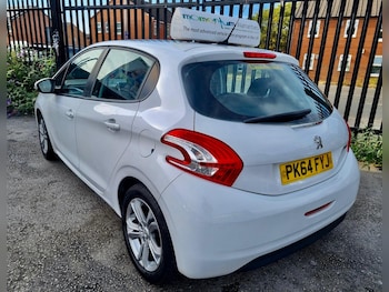Used Peugeot 208 2014 for sale - 79475238: Photo