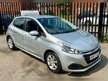 Used Peugeot 208 2017 for sale - 79324865: Photo