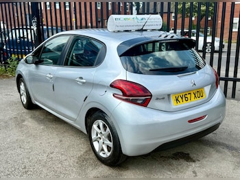 Used Peugeot 208 2017 for sale - 79324865: Photo