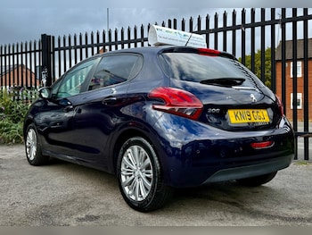 Used Peugeot 208 2019 for sale - 79452600: Photo