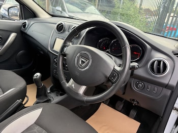 Used Dacia Sandero Stepway 2015 for sale - 79140838: Photo