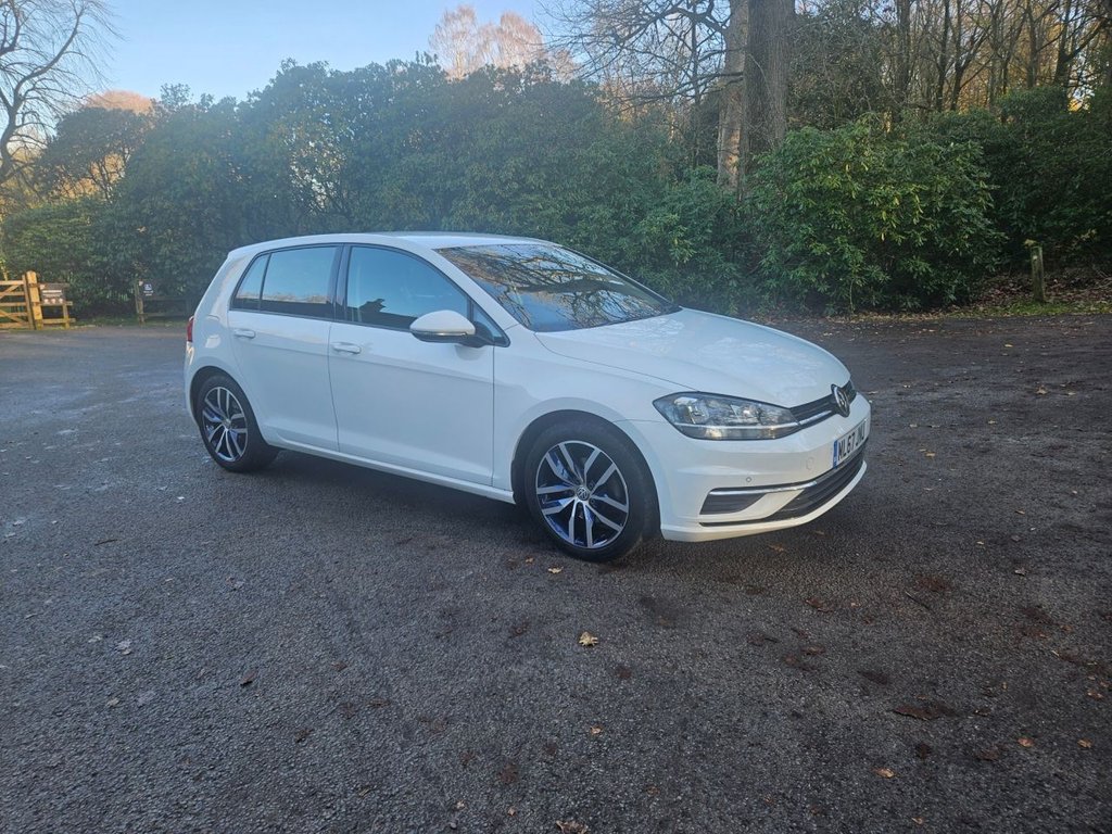 Used Volkswagen Golf 2017 for sale - 76632135: Photo 1