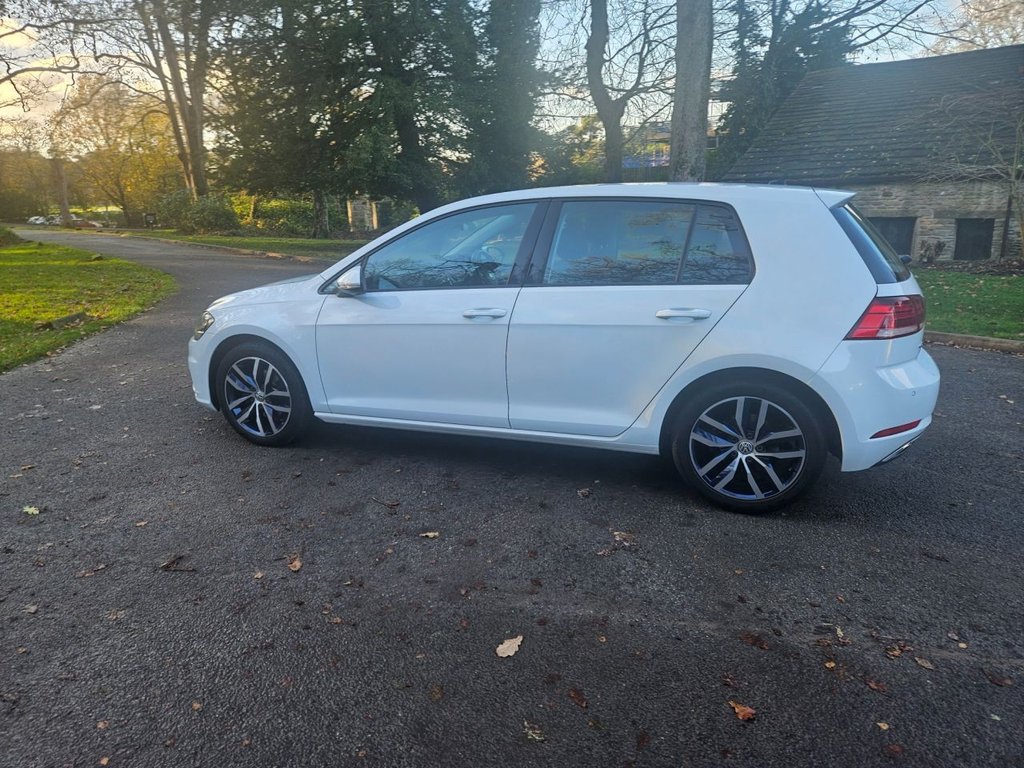 Used Volkswagen Golf 2017 for sale - 76632135: Photo 23