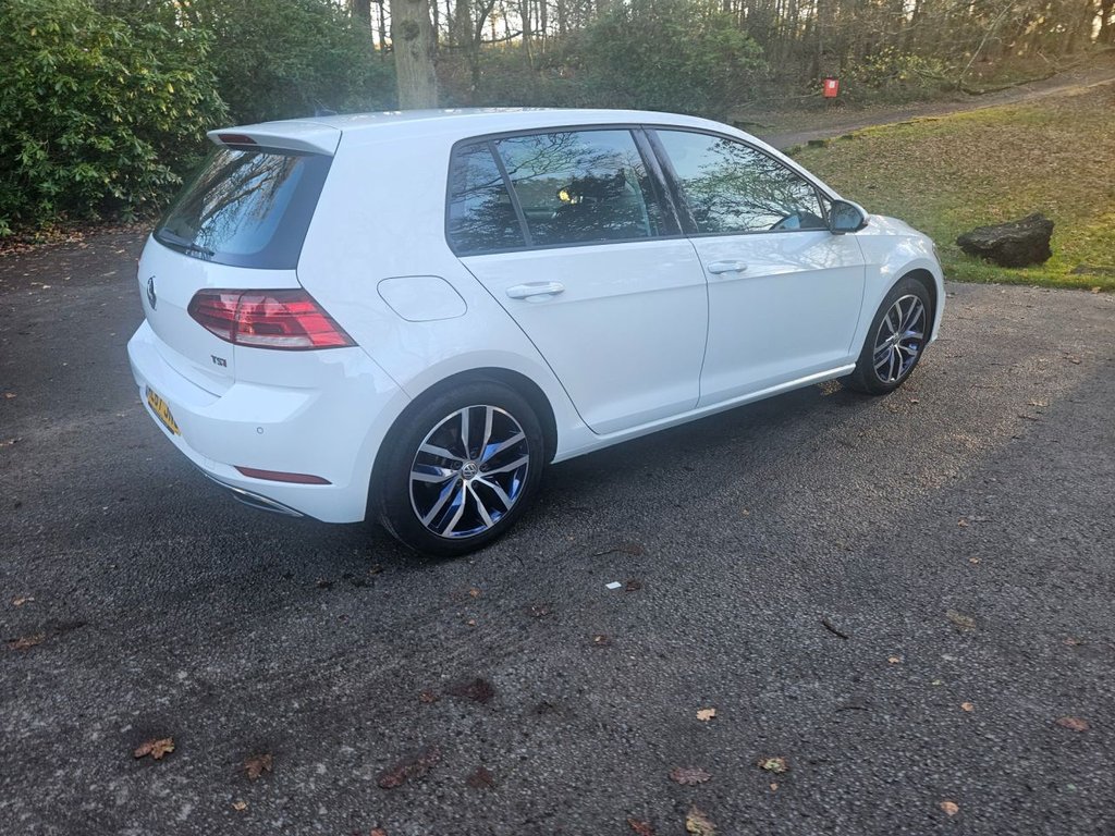 Used Volkswagen Golf 2017 for sale - 76632135: Photo 35