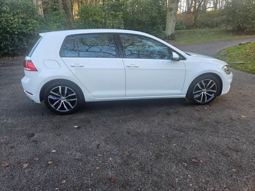 Used Volkswagen Golf 2017 for sale - 76632135: Photo 38