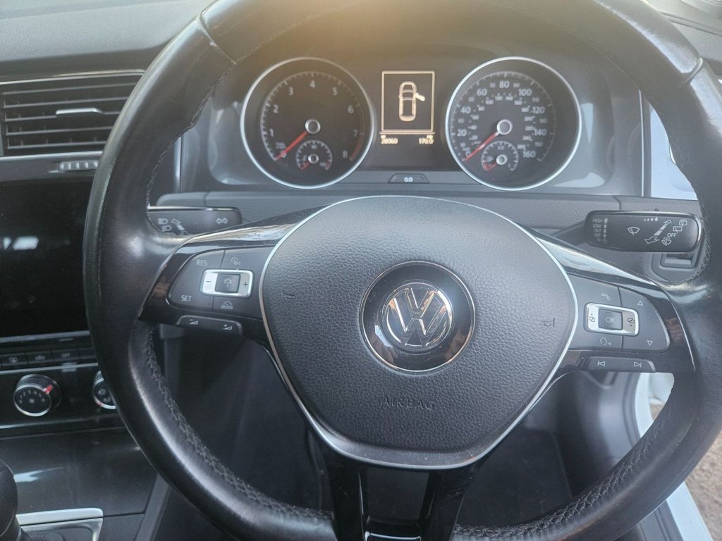 Used Volkswagen Golf 2017 for sale - 76632135: Photo 49