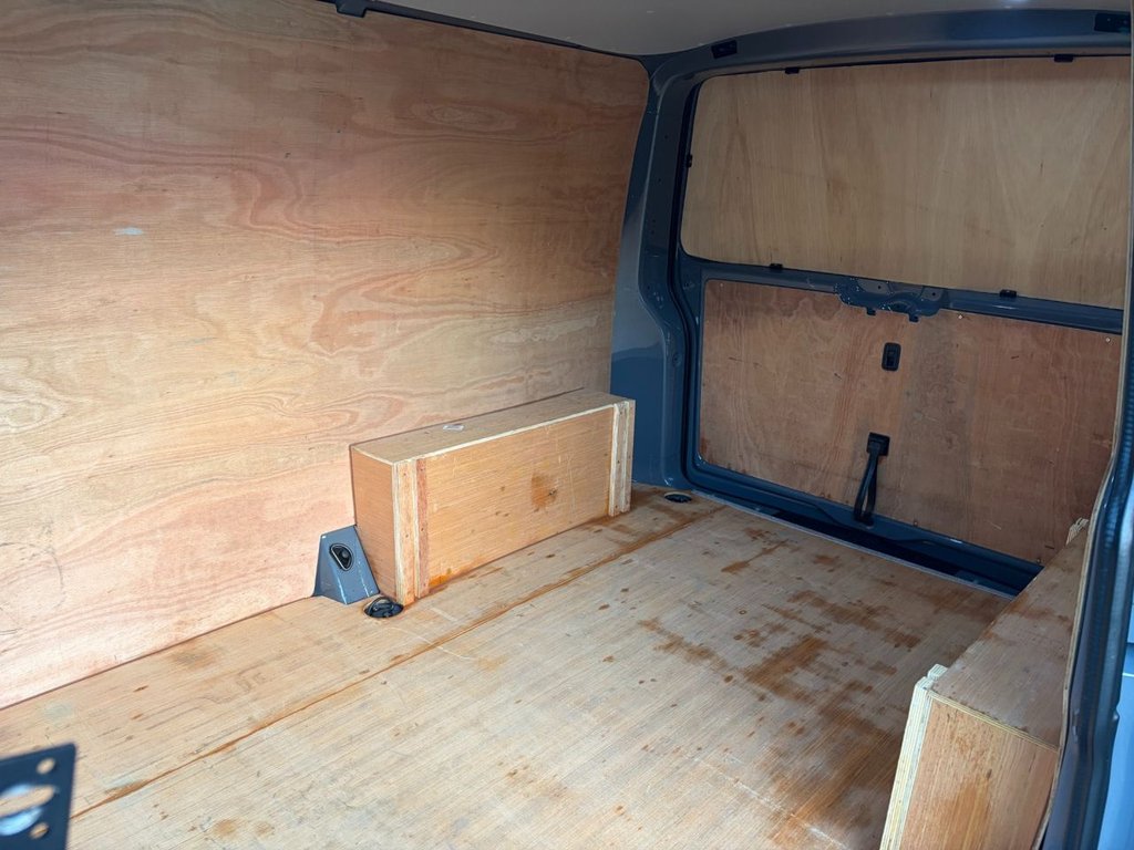 Used Volkswagen Transporter 2023 for sale - 77512116: Photo 14