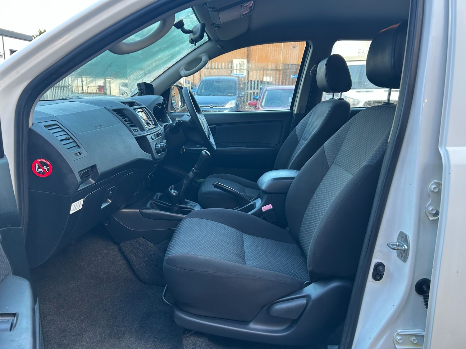 Used Toyota Hilux 2015 for sale - 77354004: Photo 10