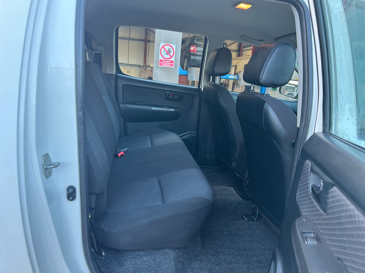 Used Toyota Hilux 2015 for sale - 77354004: Photo 11