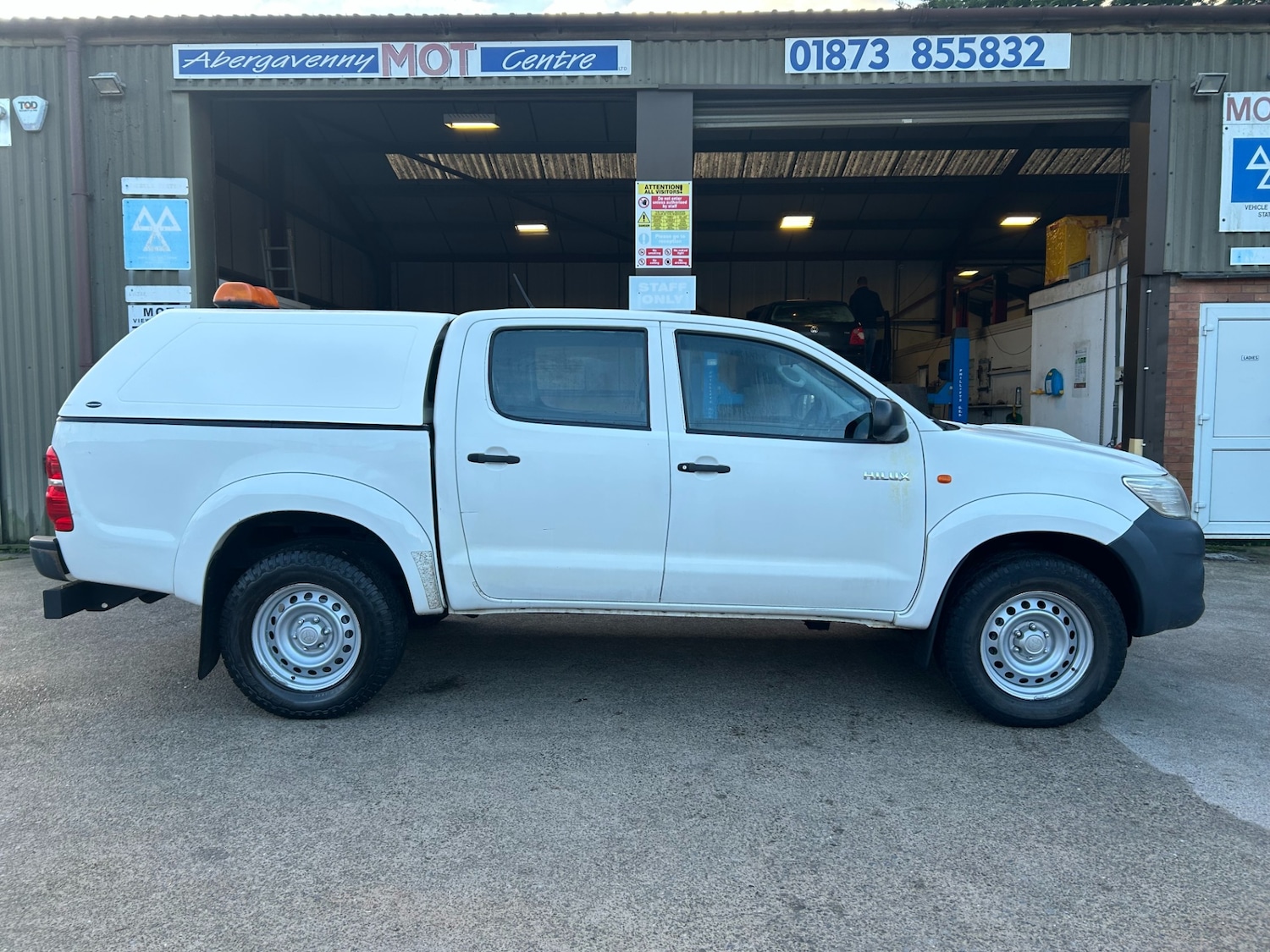Used Toyota Hilux 2015 for sale - 77354004: Photo 4