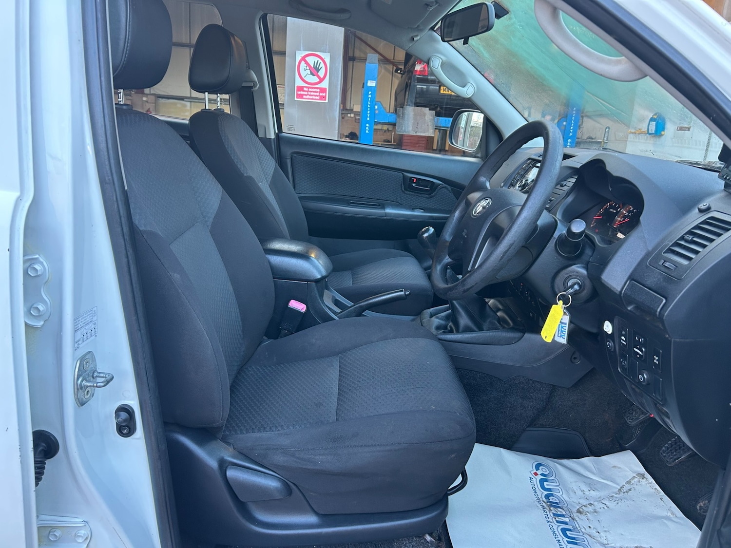 Used Toyota Hilux 2015 for sale - 77354004: Photo 8