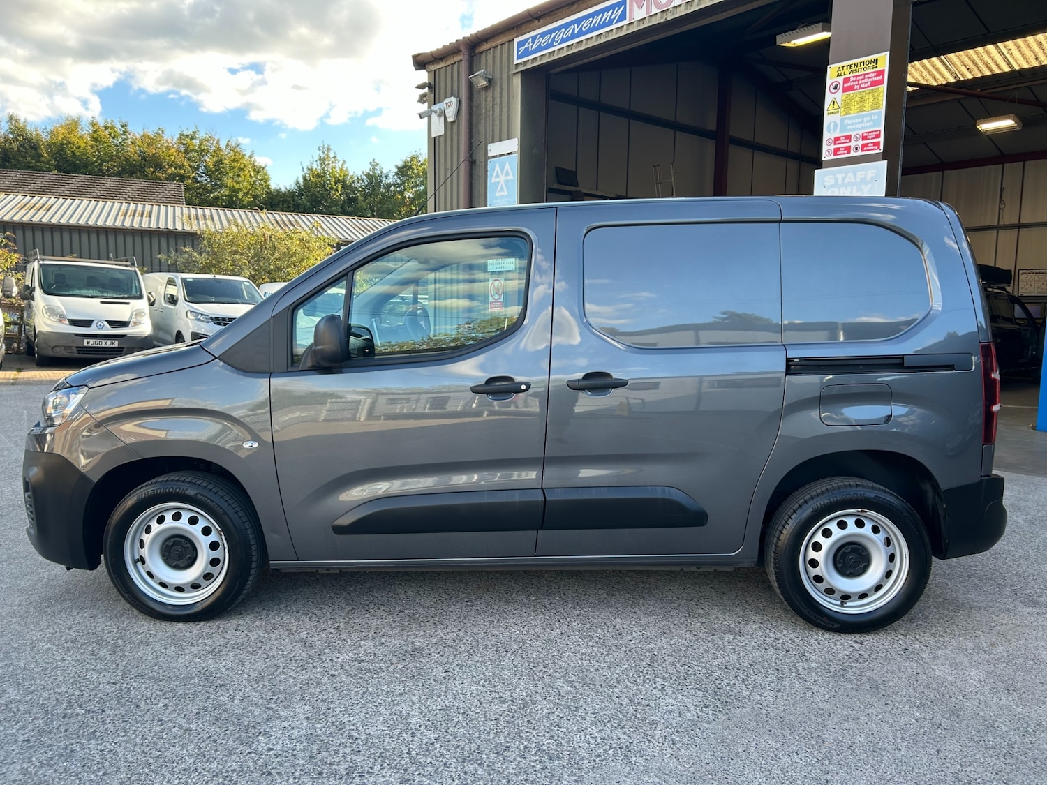 Used Citroen Berlingo 2023 for sale - 76477577: Photo 4