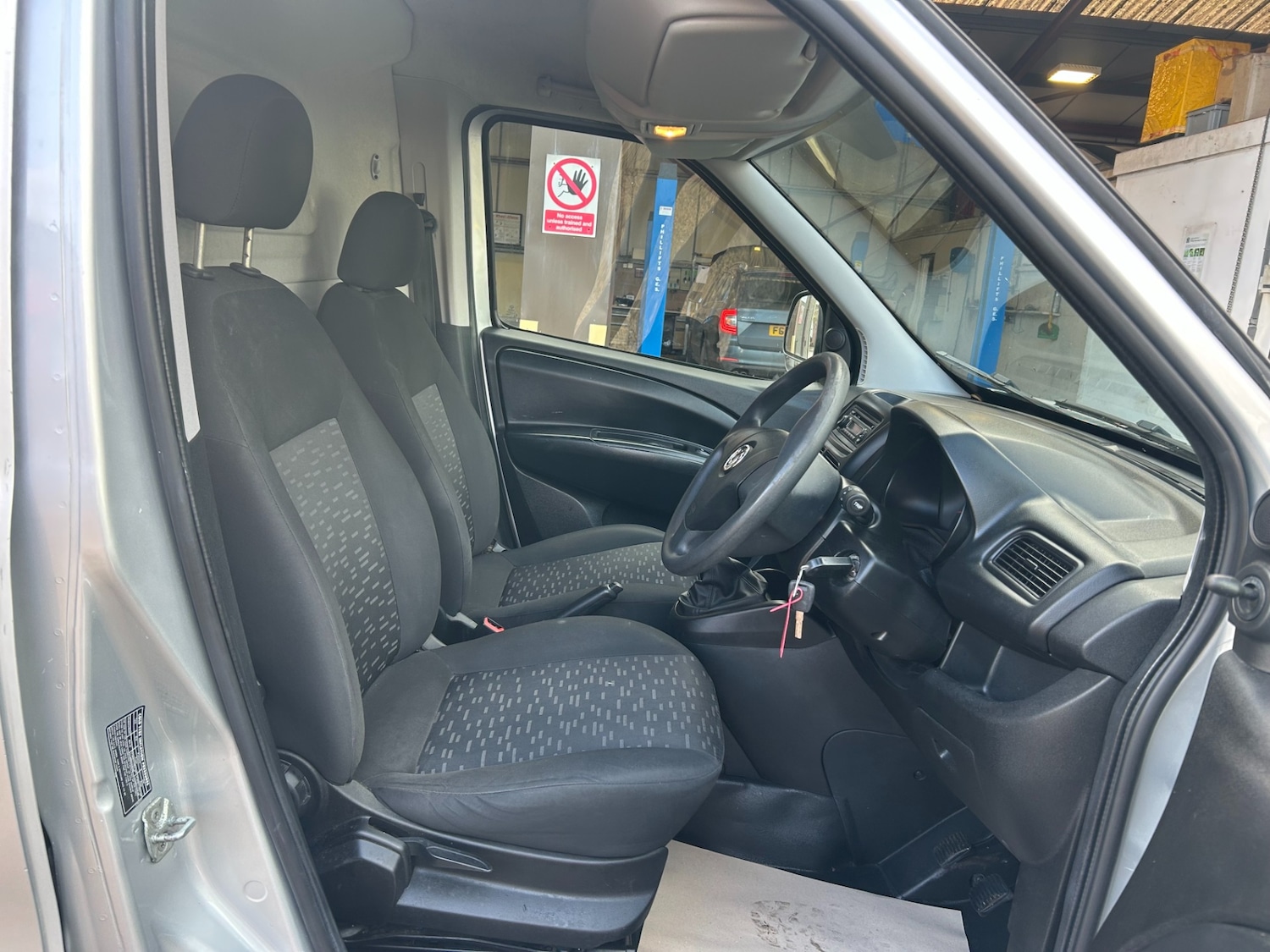 Used Vauxhall Combo 2018 for sale - 77136408: Photo 10