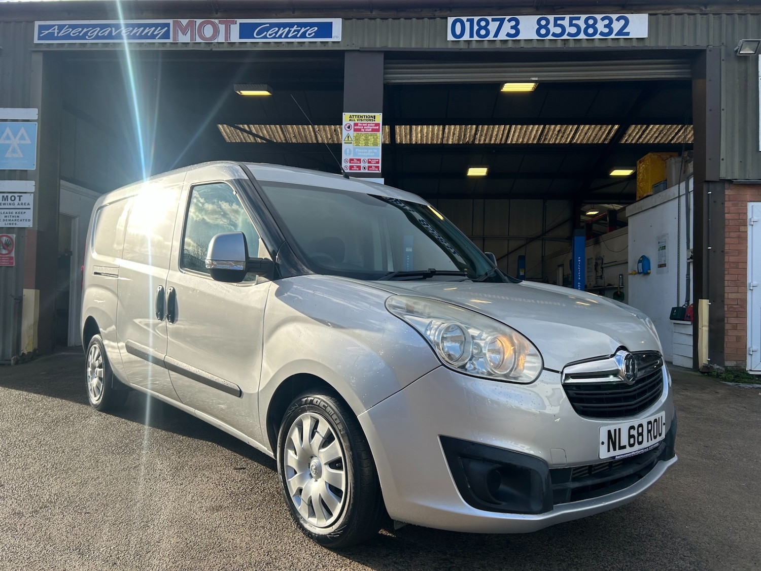 Used Vauxhall Combo 2018 for sale - 77136408: Photo 2