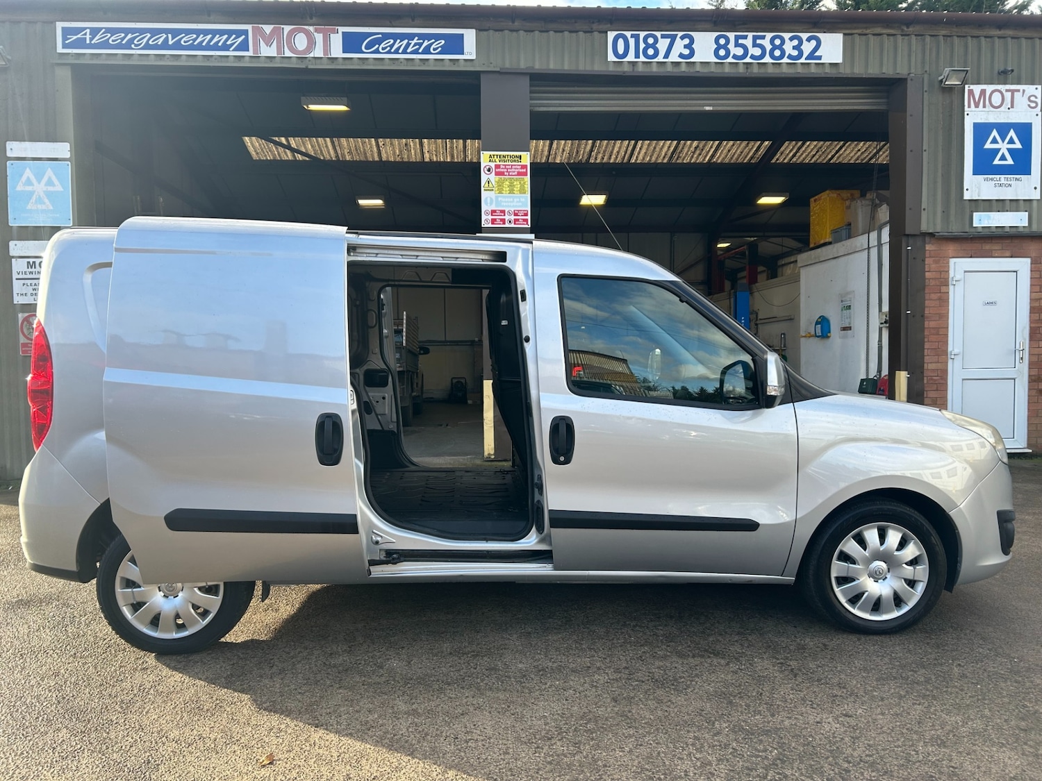 Used Vauxhall Combo 2018 for sale - 77136408: Photo 4