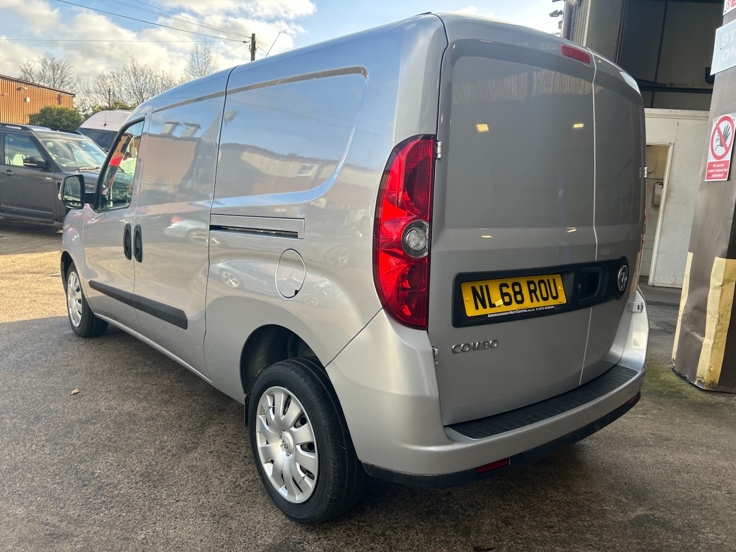 Used Vauxhall Combo 2018 for sale - 77136408: Photo 8