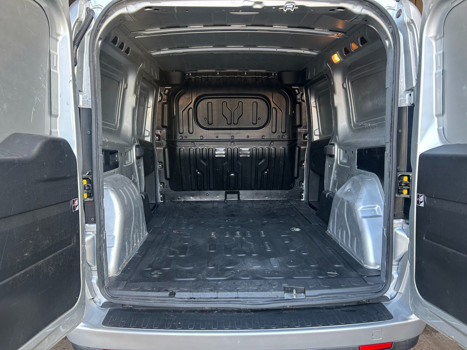 Used Vauxhall Combo 2018 for sale - 77136408: Photo 9