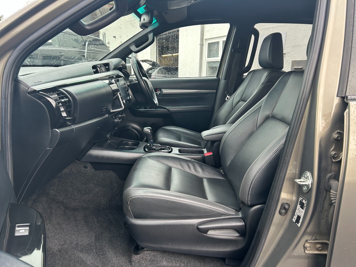 Used Toyota Hilux 2022 for sale - 78039001: Photo 22