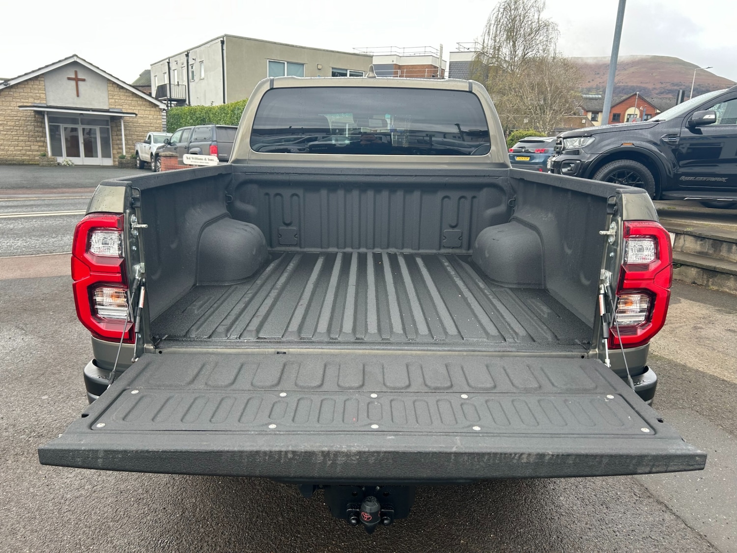 Used Toyota Hilux 2022 for sale - 78039001: Photo 9