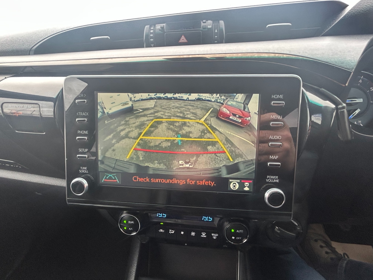 Used Toyota Hilux 2023 for sale - 77881180: Photo 10