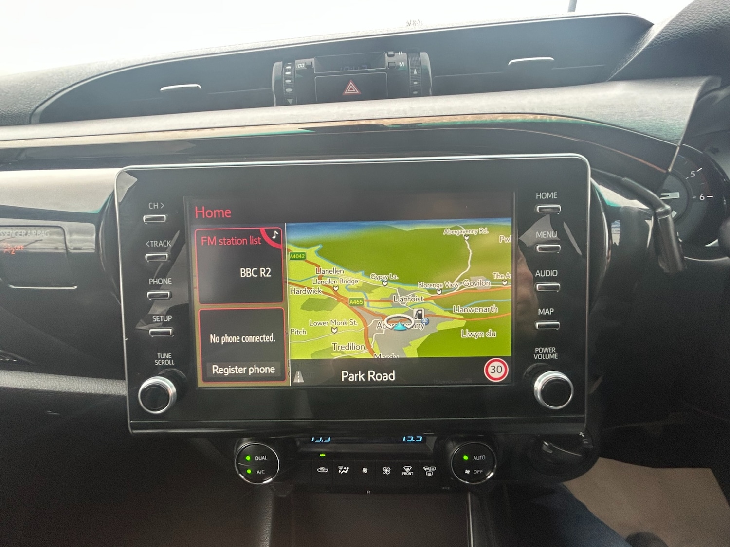 Used Toyota Hilux 2023 for sale - 77881180: Photo 11