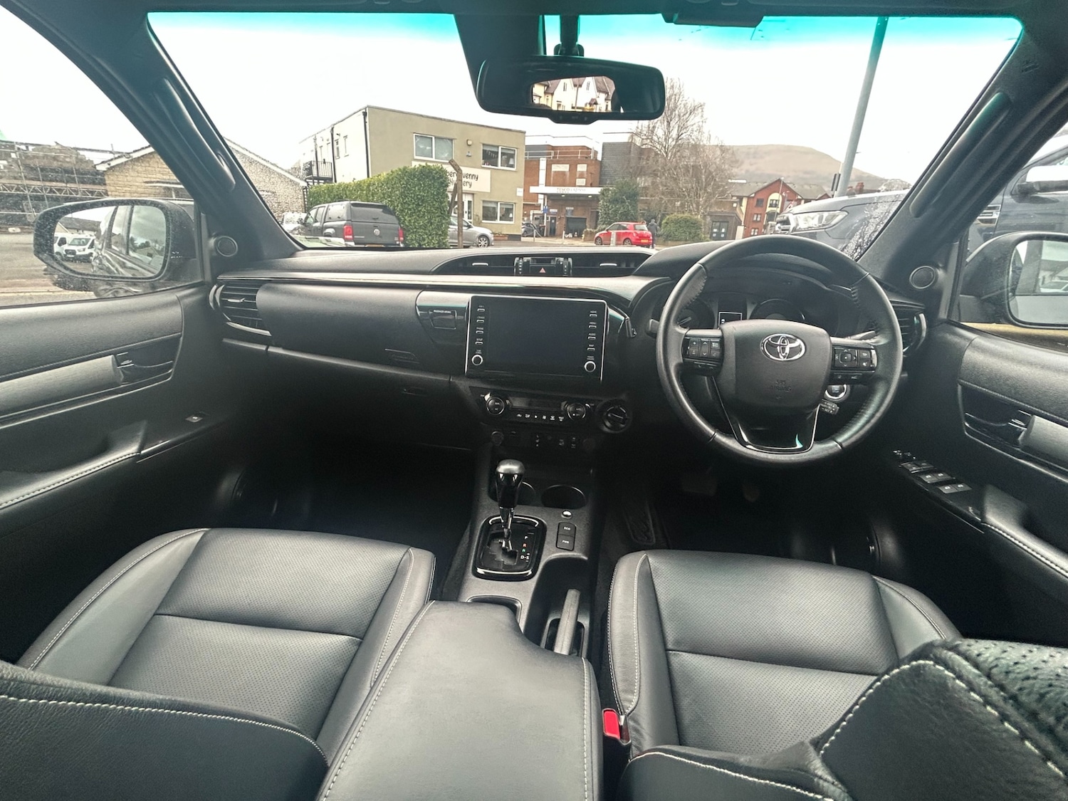 Used Toyota Hilux 2023 for sale - 77881180: Photo 12