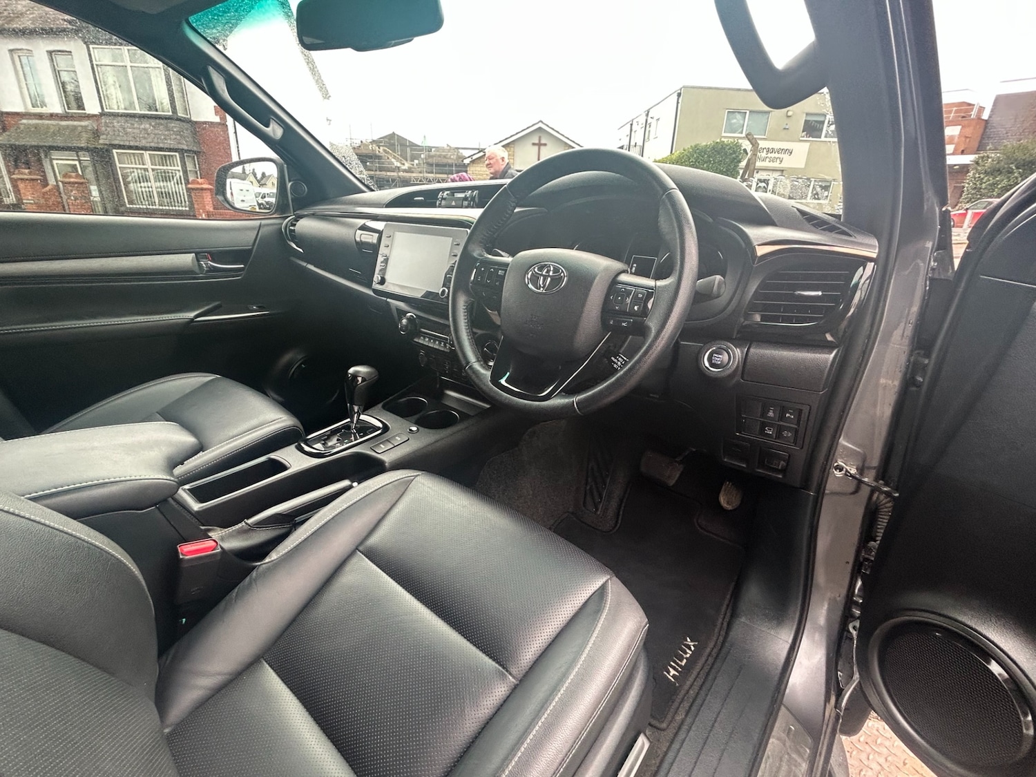 Used Toyota Hilux 2023 for sale - 77881180: Photo 16